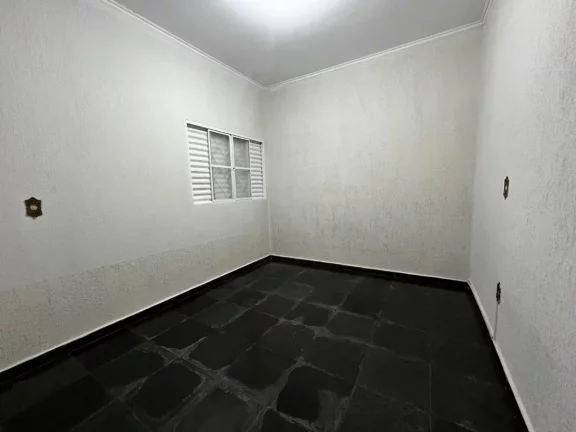 Imagem Casa tipo para venda em Prolongamento Jardim Doutor Antônio Petráglia com 3 quartos, sendo 1 suíte, 183m2