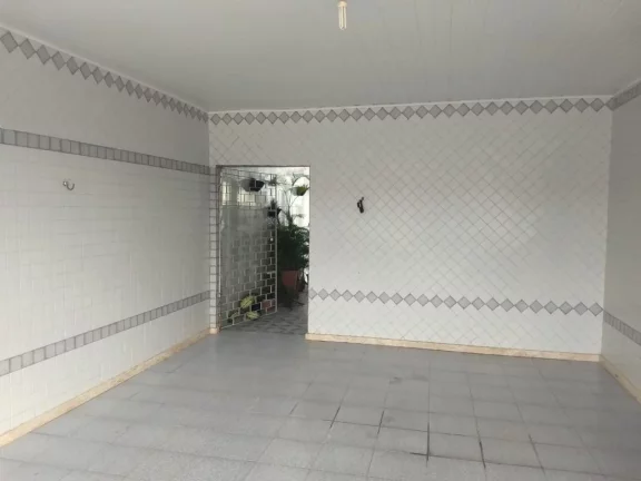 Imagem Casa no Eduardo Gomes - 3 Quartos, Suíte, 2 Banheiros, 2 Vagas de Garagem - Confira!