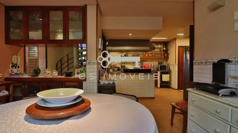 Imagem Casa alto padrão à venda na Aldeia da Serra com 7 suítes e espaço gourmet