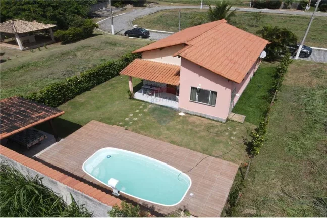 Imagem Casa de dois dormitórios em condomínio fechado em Itaipuaçu