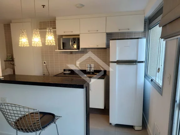 Imagem Apartamento com 2 qts mobiliado 72m² suíte e varandão - Barra da Tijuca