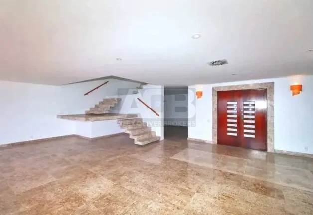 Imagem Cobertura à venda na Atlântica, 4quartos, 3vagas, 653m2, Frontal Mar.