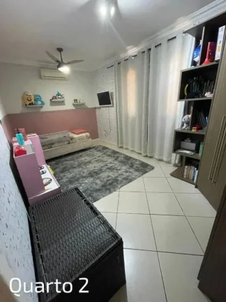 Imagem Vendo ou troco casa com 4 quartos, sendo uma suíte, escritório, varanda, cozinha integrada com sala de estar, piscina, churrasqueira e fogão a lenha.