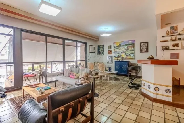 Imagem Botafogo – Rua das Palmeiras | Residencial › Apartamento 3 quarto(s) à Venda