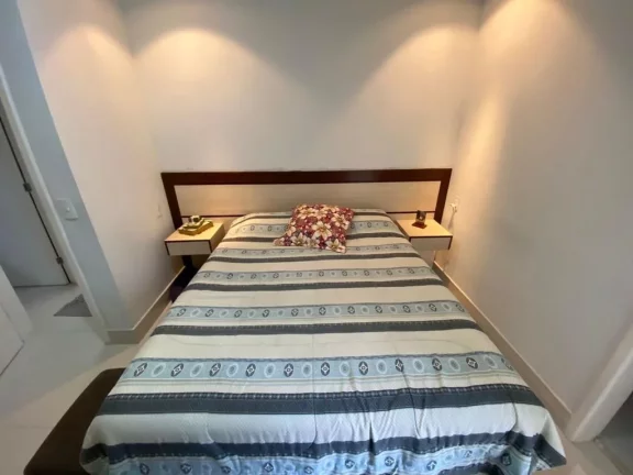 Imagem PITANGUEIRAS - APARTAMENTO REFORMADO COM LAZER, SÃO 3 DORMITÓRIOS SENDO 1 SUÍTE, 1 QUADRA DA PRAIA.