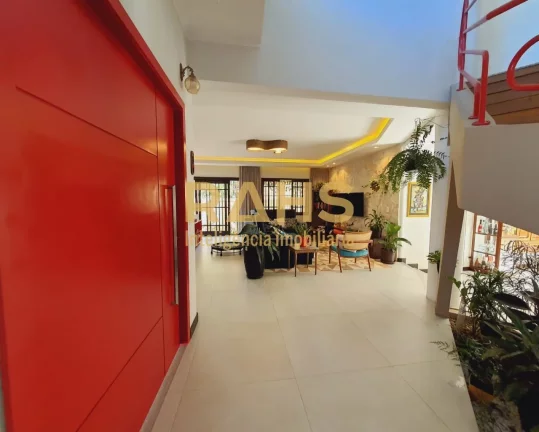 Imagem Maravilhoso sobrado casa em ótima localização no bairro Anita Garibaldi, com 420m² de área cons...