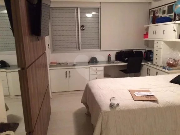 Imagem Apartamento à venda com 4 quartos, sendo 2 suítes, no condomínio Quinta de Bragança, São Paulo - SP
