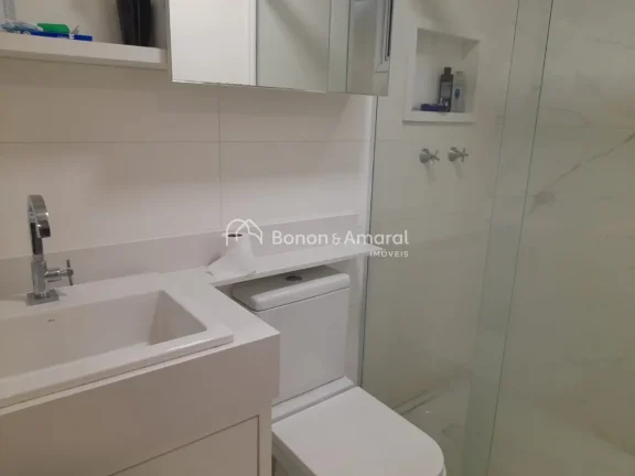 Imagem Apartamento à venda com 3 dormitórios (sendo 1 suíte), 68 m², rico em armários e totalmente ref...