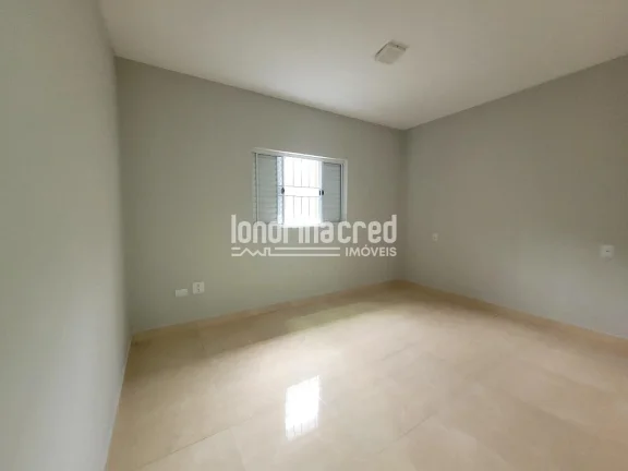 Imagem Casa excelente no Res. Abussafe com 3 dormitórios (1 suíte), banheiro social, 4 vagas de garagem, 140m² de construção em terreno de 200m².