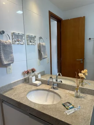 Imagem A 5ª Avenida Imóveis selecionou esse belíssimo apartamento 3/4, suite, porteira fechada no Condomínio Quinta Das Lagoas Reserva, Itacimirim: 970 mil