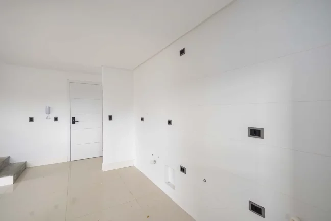 Imagem Cobertura Mercês Duplex Nova pronta para morar!
