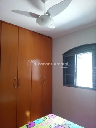 Imagem Linda e espaçosa casa com 217 m² de área construída e 320 m² de terreno. A residência possui 3...