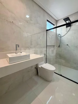 Imagem Casa para locação no Alphaville com 3 suítes, gourmet, piscina, Petrolina