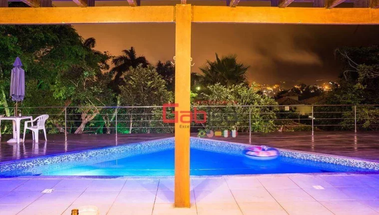 Imagem Mansão de Alto Padrão na Ferradura, Búzios – Casa com 6 Suítes e Vista Maravilhosa