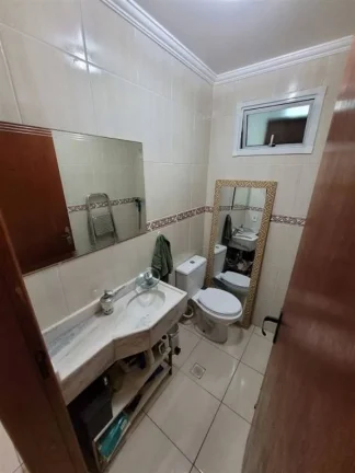 Imagem Apto todo reformado com poretira fechada
