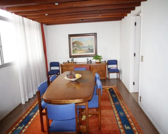 Imagem Apartamento amplo, bem distribuido, com living para dois ambientes, lavabo, 3 dormitórios sendo 1 s...