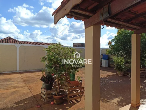 Imagem Casa com 3 dormitórios à venda, 200 m² por R$ 380.000,00 - Setor Afonso Pena - Itumbiara/GO