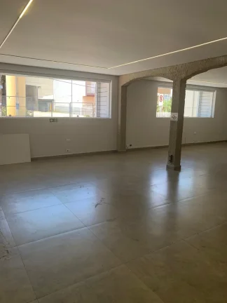 Imagem Galpão Comercial à Venda ou Locação em Sorocaba-SP: 4 Salas, 4 Banheiros, 10 Vagas de Garagem, 303m² no Jardim Pires de Mello.
