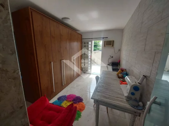 Imagem Casa triplex com duas suítes e terraço, Tingui, Campo Grande