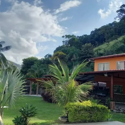 Imagem LINDA CASA COM AREA GOURMET EM BOM JARDIM RJ.