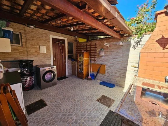 Imagem Casa em Condomínio para Venda em Teresópolis / RJ no bairro Parque do Imbui