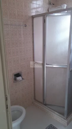 Imagem Casa Triplex para Locação no Conjunto Residencial Henriqueta – 2 Quartos e Garagem
