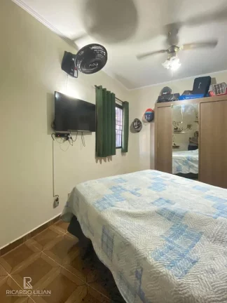 Imagem Apartamento Garden com quintal privativo localizado a 350 metros da praia do Caiçara.