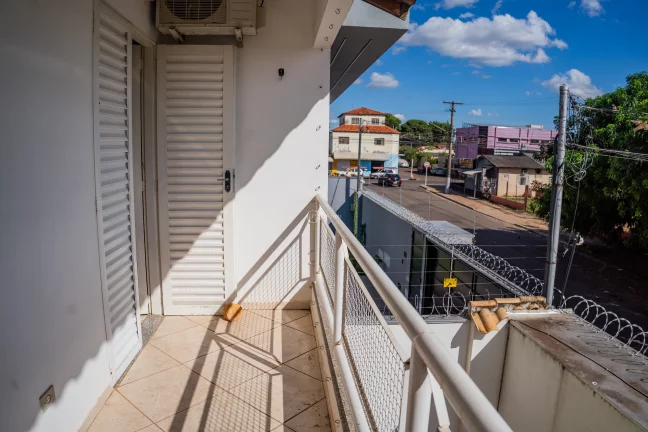 Imagem Imperdível: Casa à venda em Campo Grande-MS, Vila Palmira - 3 quartos, 1 suíte, 3 salas, 3 banheiros, 3 vagas, 169,84 m².