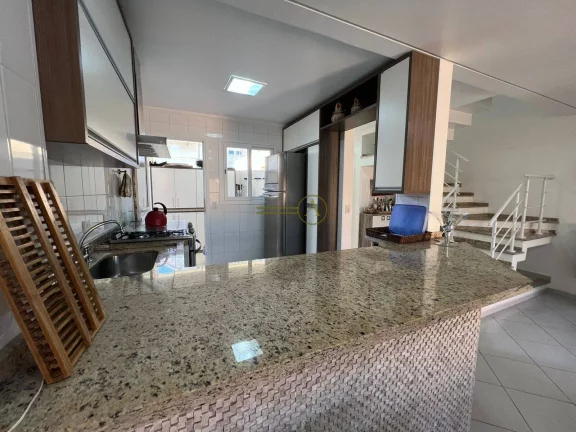 Imagem Tríplex alto padrão à venda condomínio fechado frente mar porteira fechada