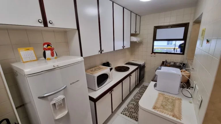 Imagem Flat com 2 dormitórios à venda, 76 m² - Pitangueiras - Guarujá/SP