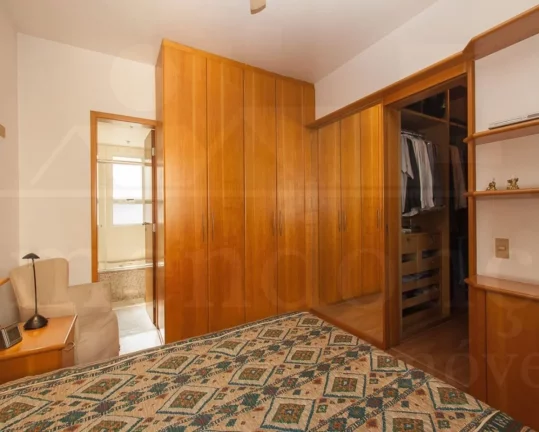 Imagem Excelente apartamento, 1 por andar com 189m², a venda em Pinheiros.