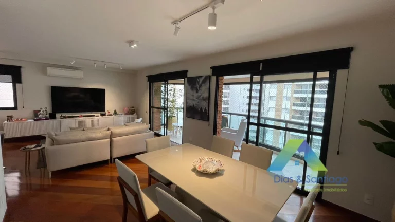 Imagem Apartamento de alto padrão com 170m² em Moema Pássaros fora da rota dos aviões e a 10 minutos a pé do Parque Ibirapuera.