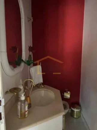 Imagem Apartamento amplo, 158m², 3 dormitórios, sendo 1 suíte, totalizando 4 banheiros, lavabo, dependê...