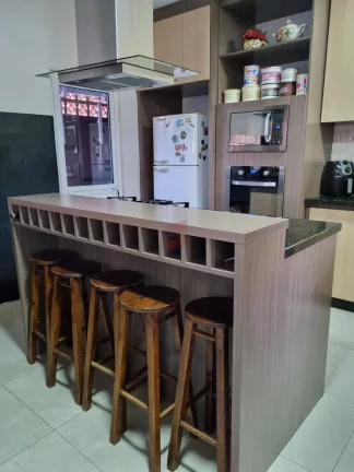 Imagem SOBRADO com 4 dormitórios à venda por R$ 790.000,00 no bairro Maria Antonieta - PINHAIS / PR