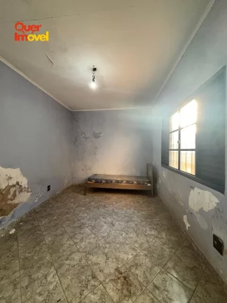 Imagem Casa à venda em Ribeirão Preto-SP, Jardim Diva Tarlá de Carvalho: 2 quartos, 1 sala, 1 banheiro, 2 vagas, 80m²!