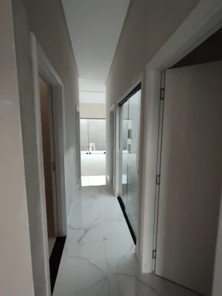Imagem Imperdível! Casa à venda em Foz do Iguaçu-PR, Jardim Ipê Lv, 3 quartos, 1 suíte, 2 salas, 2 banheiros, 2 vagas, 98m².
