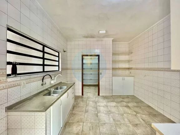 Imagem Casa em Condomínio a Venda no bairro São Fernando Residência - Barueri, SP