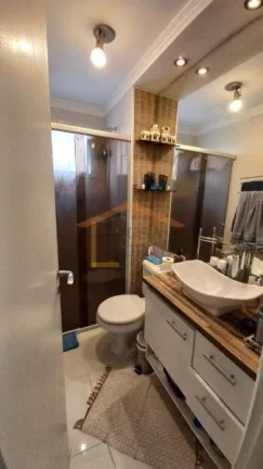 Imagem Apartamento 3 dormitórios, sendo 1 suíte, sala para 2 ambientes, pisos em madeira, sacada, cozinha...