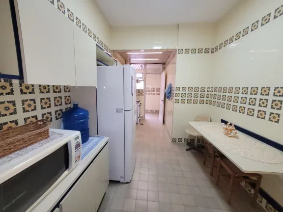 Imagem PITANGUEIRAS – NA QUADRA DA PRAIA, COM VISTA PARA O MAR, LOCAL NOBRE, OPORTUNIDADE ÚNICA, 160 M² ÚTEIS, LOCALIZAÇÃO PRIVILEGIADO, 01 VAGA DE GARAGEM