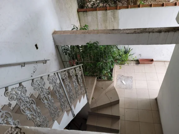 Imagem Casa em uma rua tranquila na Zona Norte - 100M² de área construída, 4 Dorms, 2 Vagas, Cozinha Ampla.