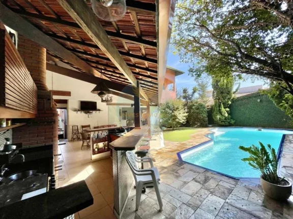 Imagem Casa em Condomínio a Venda no bairro Granja Viana - Cotia, SP