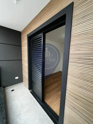 Imagem Casa à venda na Vila Romero, São Paulo-SP: 3 quartos, 1 suíte, 3 vagas - Visite já!