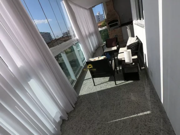 Imagem Apresentamos este moderno e luxuoso apartamento, totalmente mobiliado e equipado, localizado no cora...