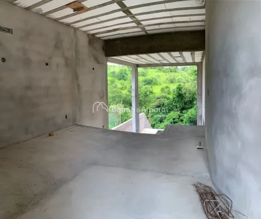 Imagem Sobrado em fase de construção, será entregue no estado em que se encontra. O terreno possui 300 m...