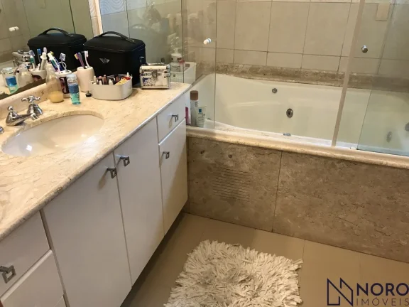 Imagem Apartamento no Centro semi mobiliado, 3 dormitórios, 2 vagas, prédio com infraes
