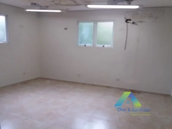 Imagem VILA MONTE ALEGRE Casa 320 metros, 3 dormitórios, mais 7 salas , a 10 minutos da estação do metro São Judas, ótima localização e valor !!!