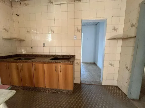 Imagem Casa Antiga à Venda no Bairro Grogotó — Excelente Localização para Reforma ou Investimento