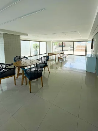 Imagem Cobertura de Alto Padrão à venda na Orla Vista panorâmica da cidade, 4 suítes