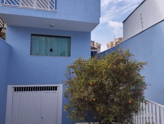 Imagem Sobrado com 188 metros quadrados de área construída, com sala para dois ambientes, sanca no teto, ...