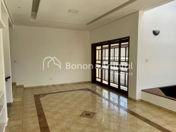 Imagem Descubra o conforto nesta confortável e espaçosa casa localizada no prestigiado bairro do Jardim C...